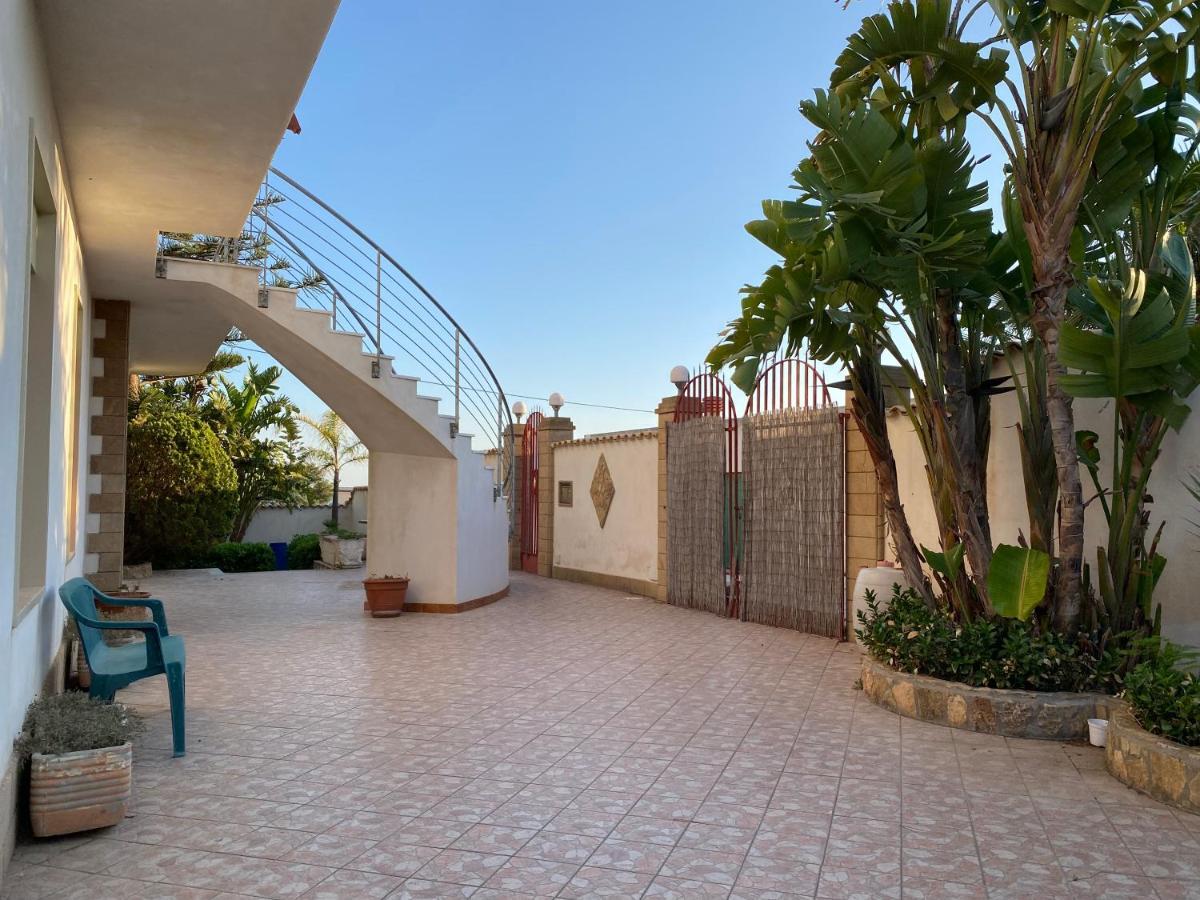 Villa II Templi greci II Casa con patio e barbecue a 200m dal mare Triscina Esterno foto